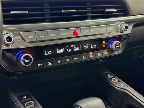 Used 2022 Kia Telluride EX w/ EX Premium Package FWD image 15