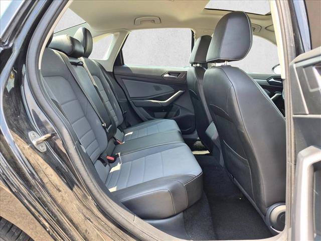 Used 2025 Volkswagen Jetta SE FWD image 20