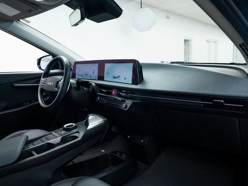 Used 2024 Kia EV6 Light image 24