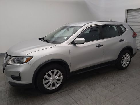 Used 2020 Nissan Rogue S image 2