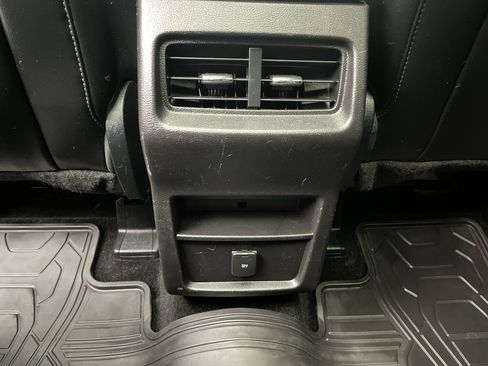 Used 2016 Ford Edge SEL w/ Canadian Touring Package image 14