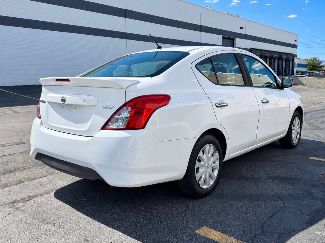 Used 2017 Nissan Versa SV FWD image 5