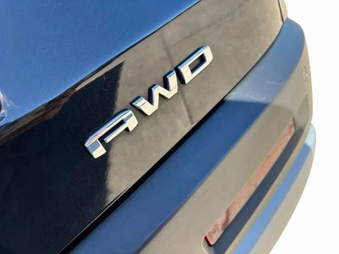 Used 2021 GMC Acadia SLT w/ Premium Package image 11