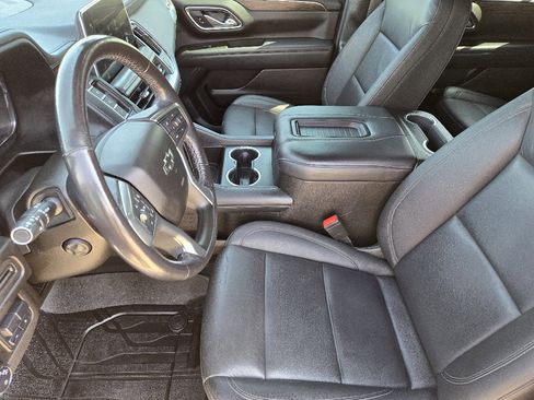 Used 2022 Chevrolet Suburban Z71 w/ Z71 Off-Road Package image 18