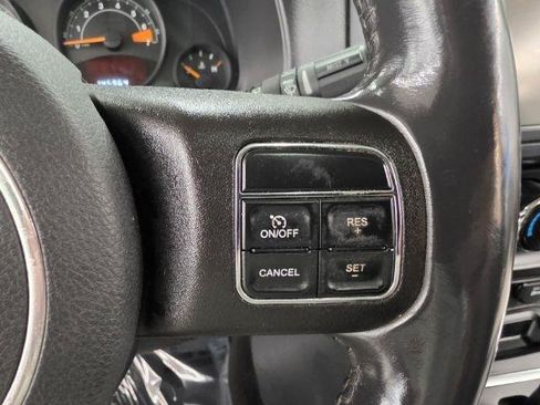 Used 2016 Jeep Patriot High Altitude FWD image 18