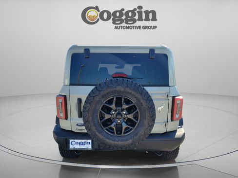 New 2025 Ford Bronco Badlands image 3