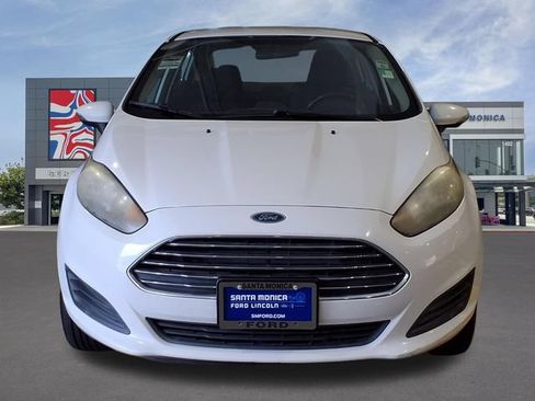 Used 2015 Ford Fiesta SE FWD image 2