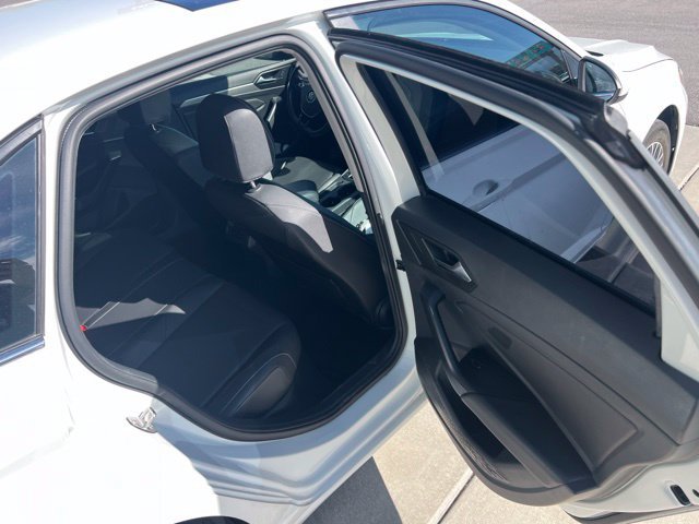 Used 2019 Volkswagen Jetta SE w/ Cold Weather Package FWD image 25