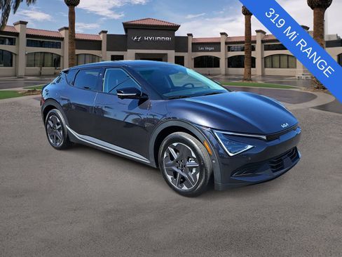 Used 2025 Kia EV6 Light w/ Light LR Technology Package RWD image 2