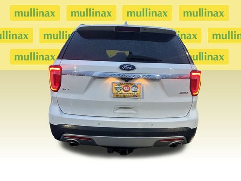Used 2016 Ford Explorer XLT image 28