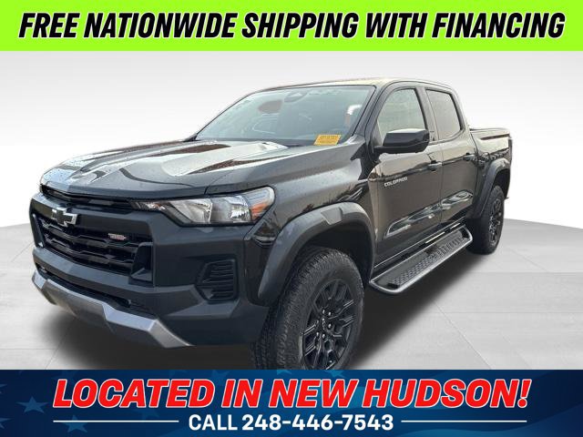 Used 2024 Chevrolet Colorado Trail Boss w/ Technology Package AWD/4WD image 1