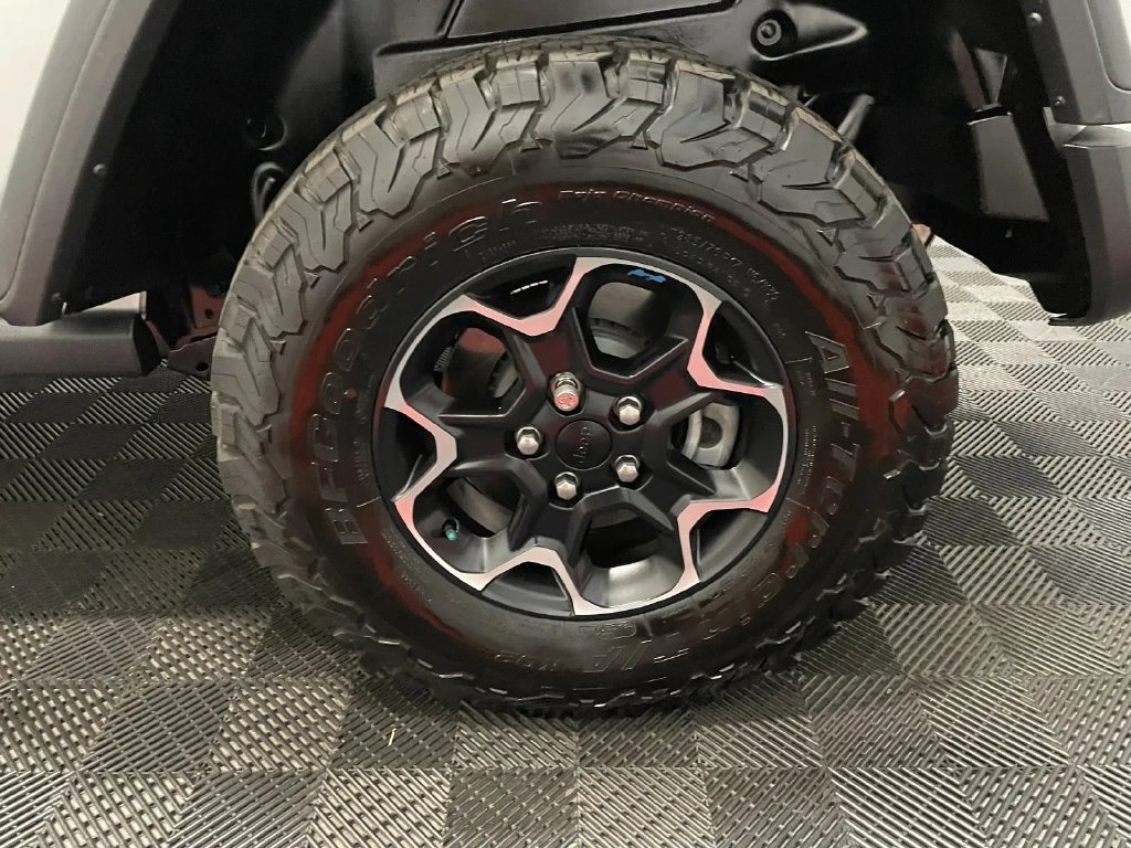 Used 2022 Jeep Wrangler Unlimited Rubicon 4xe AWD/4WD image 16