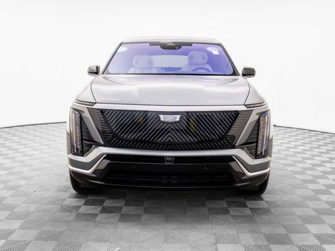 New 2026 Cadillac Vistiq Luxury w/ LPO, Floor Liner Package AWD/4WD image 9