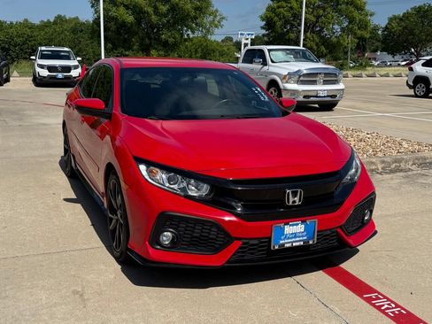 Used 2017 Honda Civic Sport image 8
