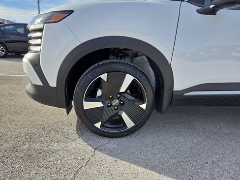 New 2026 Nissan Kicks SR image 38