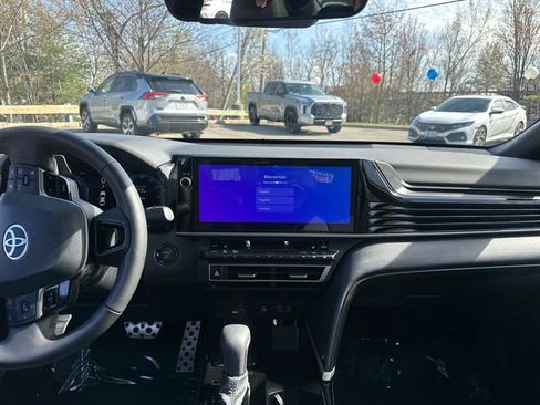 Used 2025 Toyota Camry XSE FWD image 23