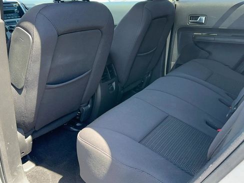 Used 2010 Ford Edge SE FWD image 16
