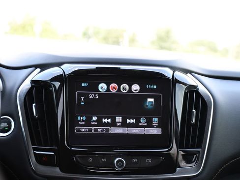 Used 2018 Chevrolet Traverse LT AWD/4WD image 30