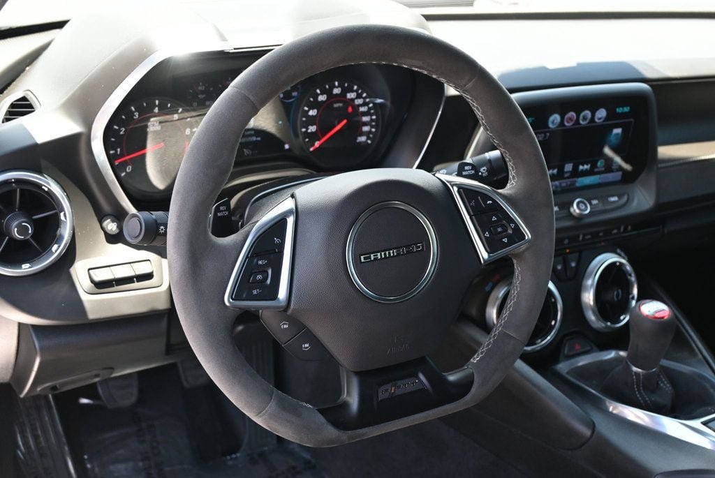 Used 2017 Chevrolet Camaro SS RWD image 13