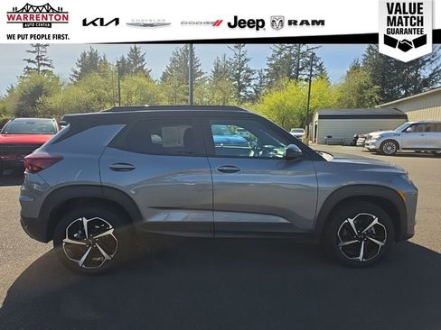 Used 2021 Chevrolet TrailBlazer RS w/ Sun and Liftgate Package AWD/4WD image 5
