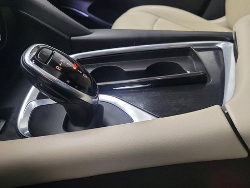 Used 2019 Buick Enclave Essence image 26