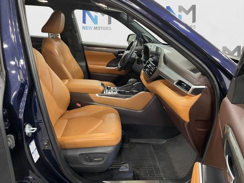 Used 2021 Toyota Highlander Platinum image 15