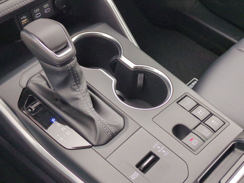 New 2026 Toyota Highlander XLE image 18