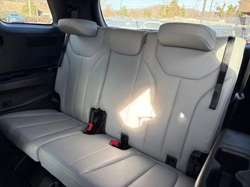 Used 2023 Hyundai Palisade SEL w/ Cargo Package image 18