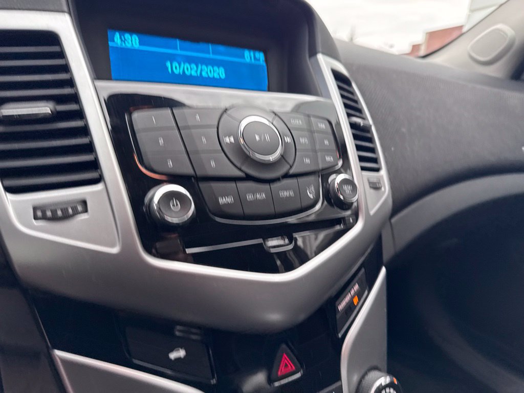 Used 2016 Chevrolet Cruze LT FWD image 20