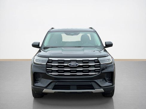 Used 2025 Ford Explorer Active image 2