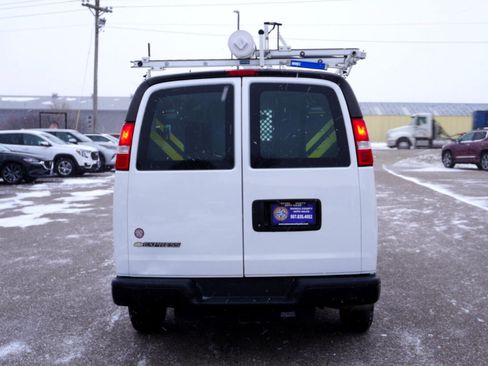 Used 2022 Chevrolet Express 2500 w/ Driver Convenience Package image 4