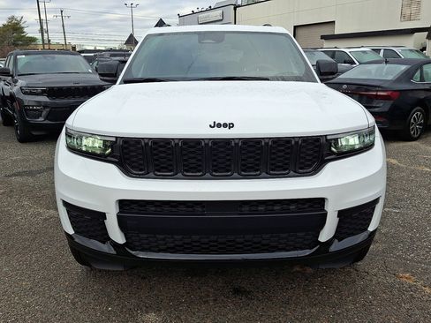 New 2025 Jeep Grand Cherokee L Altitude AWD/4WD image 2