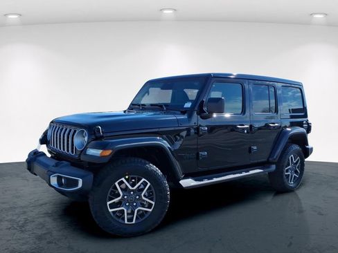 New 2026 Jeep Wrangler Unlimited Sahara AWD/4WD image 2