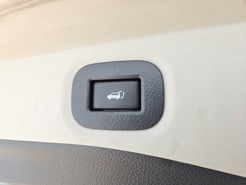 Used 2019 Nissan Rogue SV w/ Sun & Sound Touring Package AWD/4WD image 29
