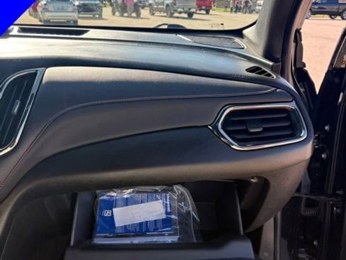 Used 2022 Chevrolet Equinox RS w/ Infotainment Package image 33