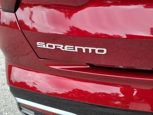 Used 2023 Kia Sorento EX w/ Panoramic Sunroof Package image 5