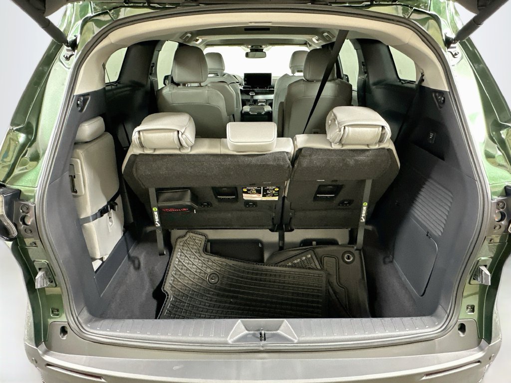 Certified 2026 Toyota Sienna XLE FWD image 27