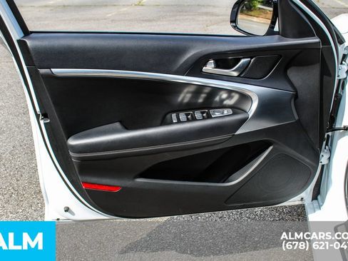 Used 2025 Genesis G70 2.5T RWD image 37