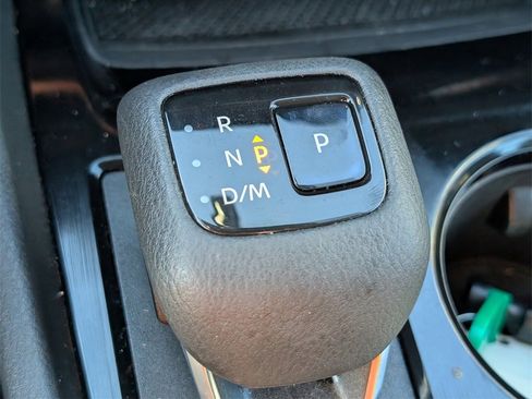 Used 2021 Nissan Rogue SV image 28