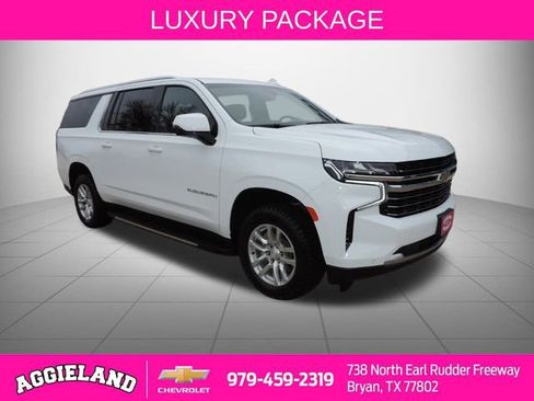 Certified 2022 Chevrolet Suburban LT w/ Luxury Package image 1
