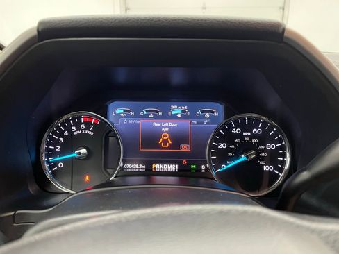 Used 2019 Ford F350 Lariat w/ Chrome Package image 22