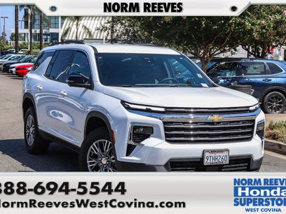 Used 2025 Chevrolet Traverse LT w/ Driver Confidence Package