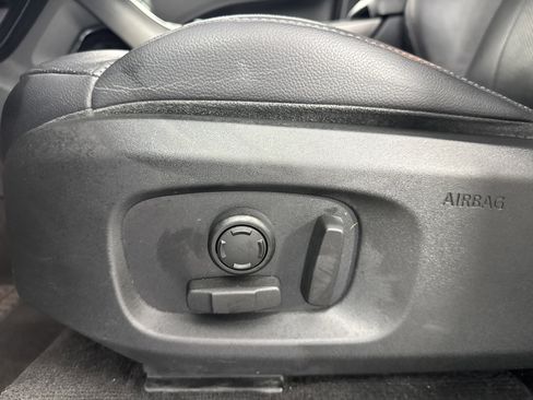 Used 2019 Land Rover Range Rover Evoque SE Premium AWD/4WD image 14