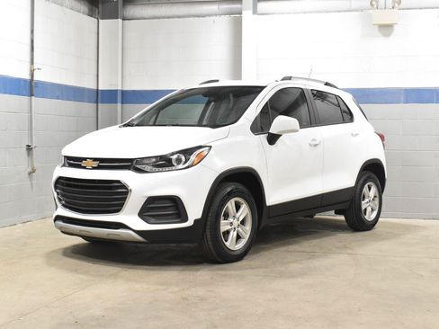 Used 2022 Chevrolet Trax LT w/ LT Convenience Package AWD/4WD image 7