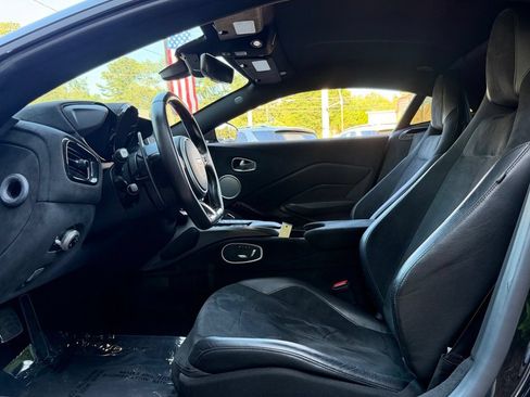 Used 2019 Aston Martin V8 Vantage Coupe RWD image 24