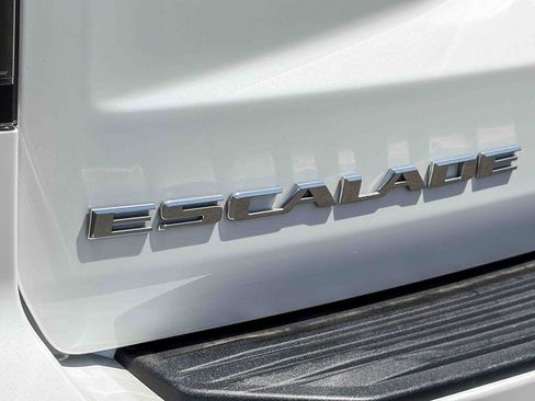 Certified 2022 Cadillac Escalade Sport AWD/4WD image 9