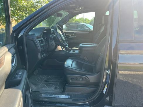 Used 2022 Chevrolet Tahoe Z71 w/ Luxury Package AWD/4WD image 6