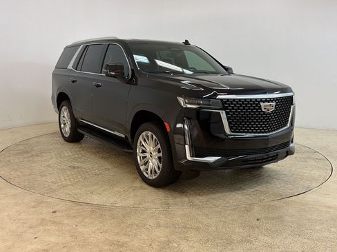 Certified 2024 Cadillac Escalade Premium Luxury w/ Performance Package AWD/4WD image 7