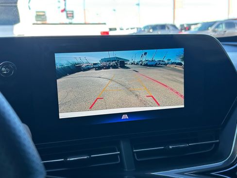 Used 2025 Chevrolet Trax RS w/ Sunroof Package image 14