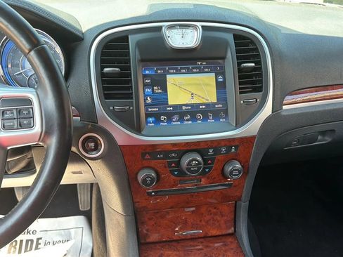 Used 2014 Chrysler 300 AWD w/ Driver Convenience Group image 11